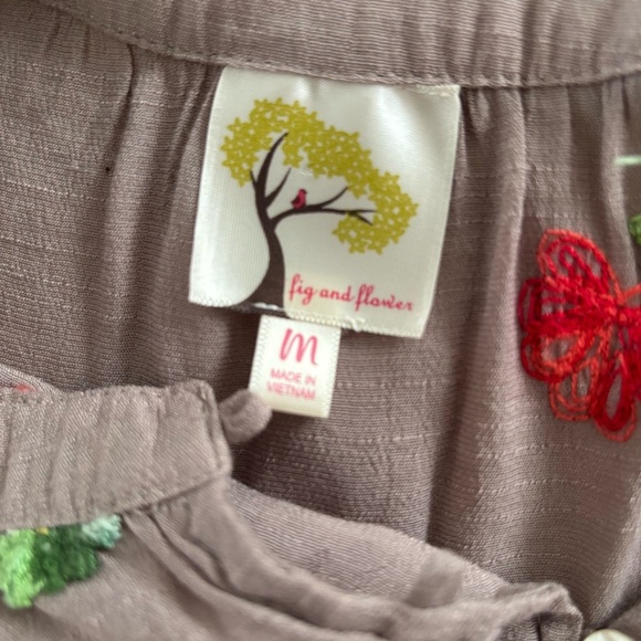 Fig and Flower Anthropologie Taupe Blouse with Vibrant Floral Embroidery - Picture 8 of 12